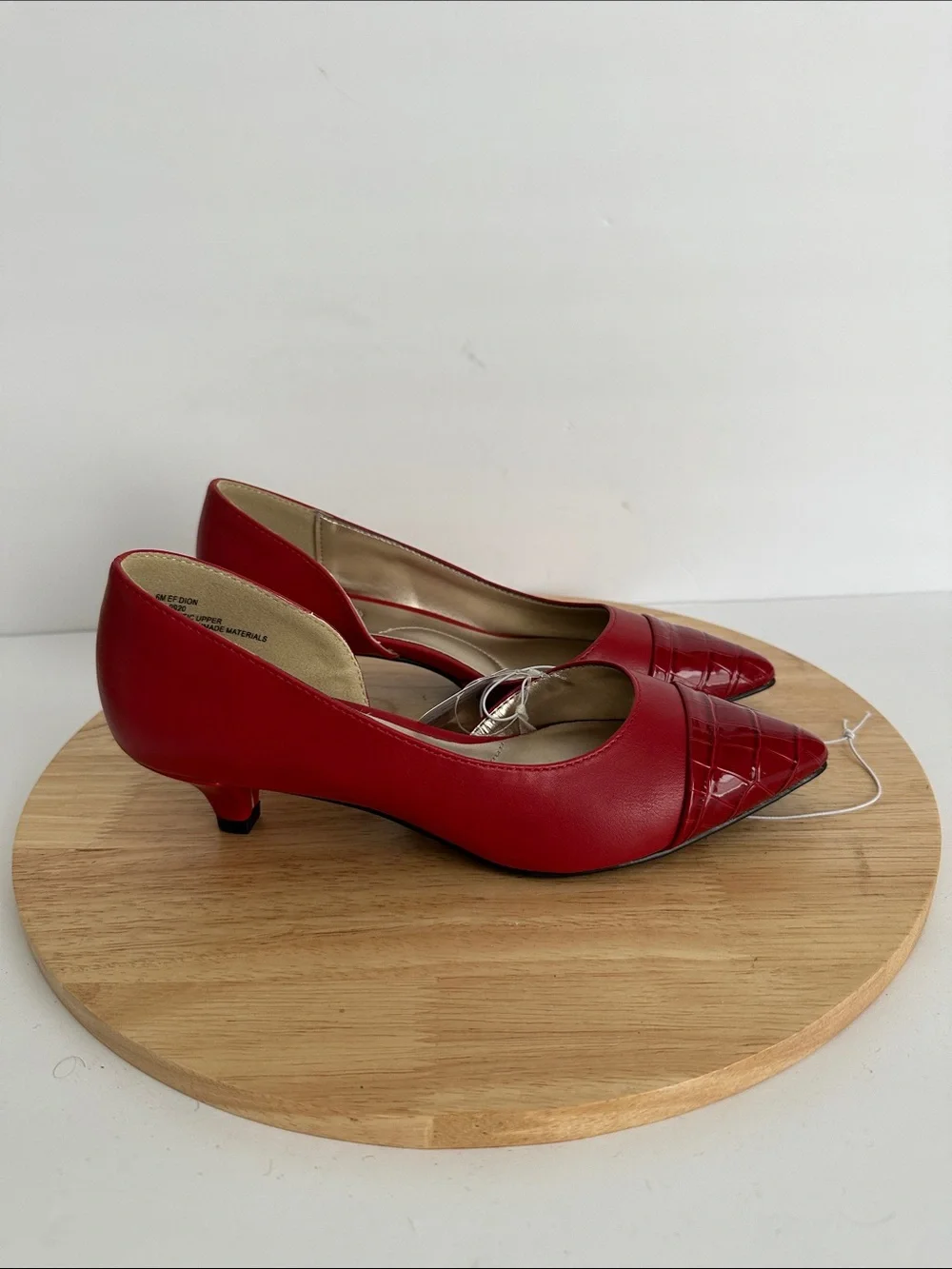 east 5th Dion Womens Pointed Closed Toe Kitten Heel Pumps